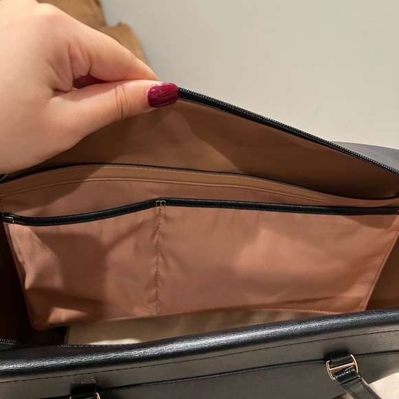 Like New Tory Burch Tote - Picture 9 of 9